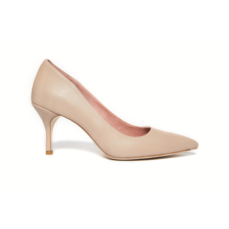 Beige leather pumps hotsell