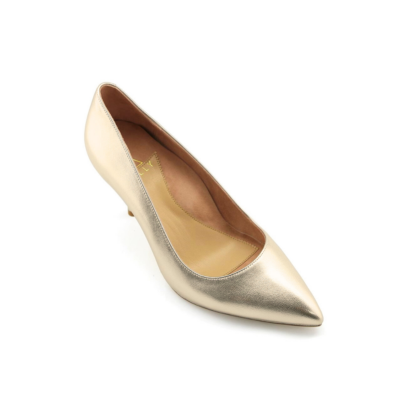 Champagne Gold Metallic Leather Pump EU 44/US 11 / Medium (B) Champagne Gold Metallic Leather Pump EU 44/US 11 / Medium (B)