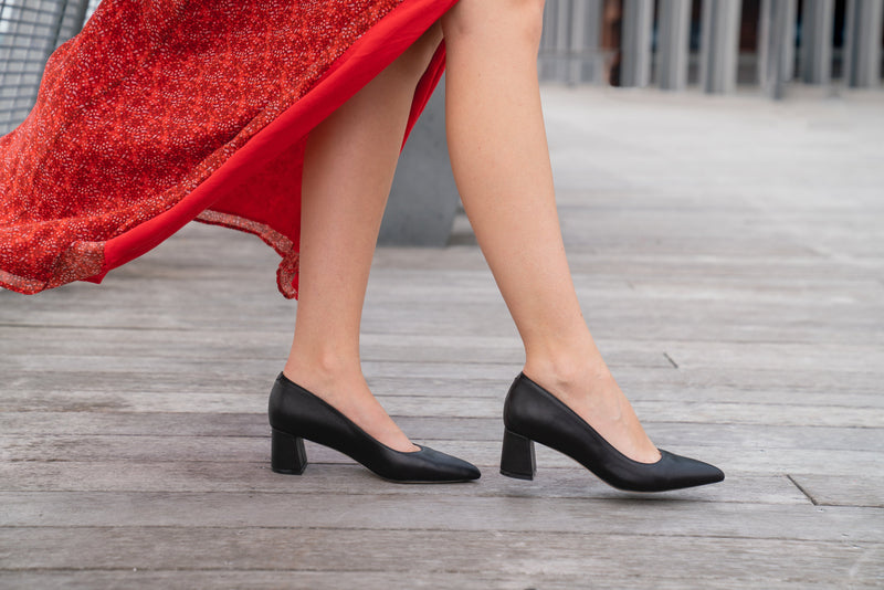 [SAMPLE] Black Leather Lower Block Heel