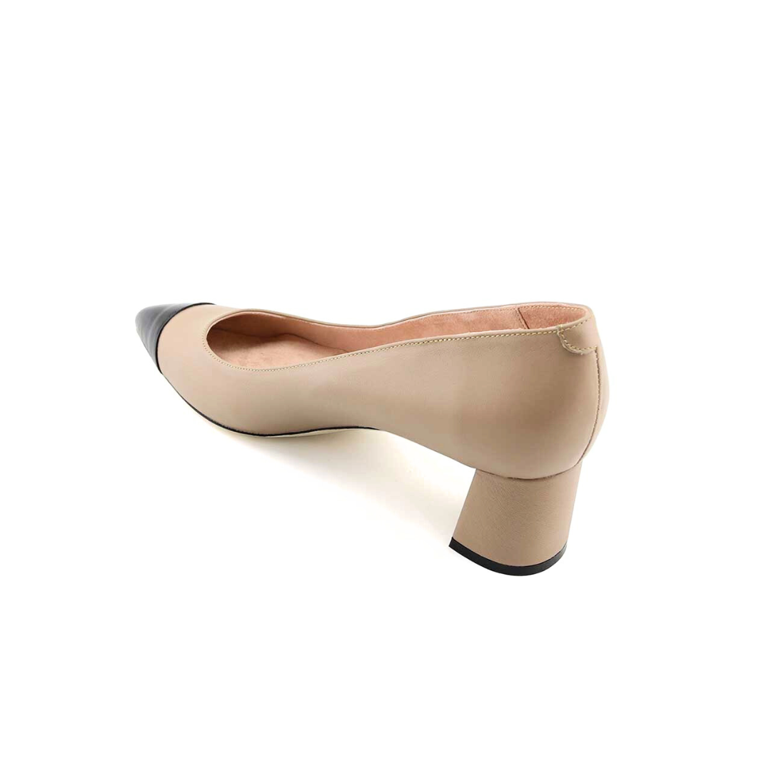 Bossy Beige Leather Cap Toe Lower Block Heel Pump EU 39.5 US 8.5 9 Narrow A