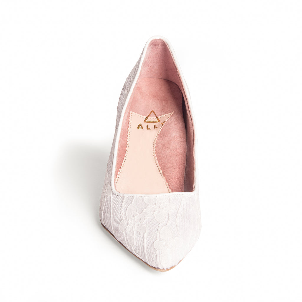 Lady Lace Kitten Heel