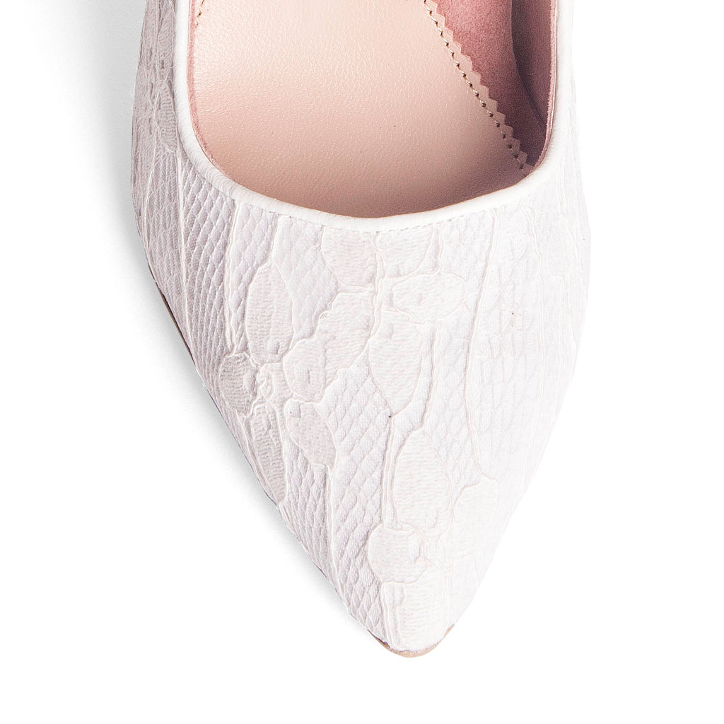 Lady Lace Kitten Heel