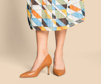 [SAMPLE] Courageous Caramel Leather Pump