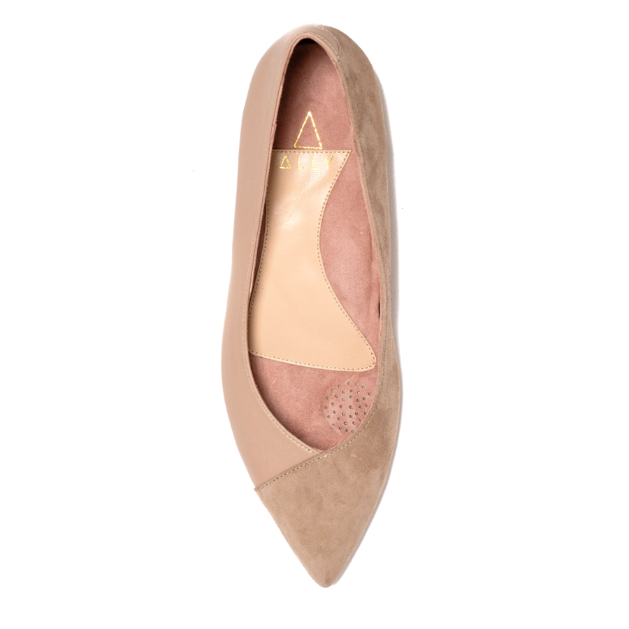 Tenacious Tan Suede Bossy Beige Leather Flat EU 42 US 10 Narrow A